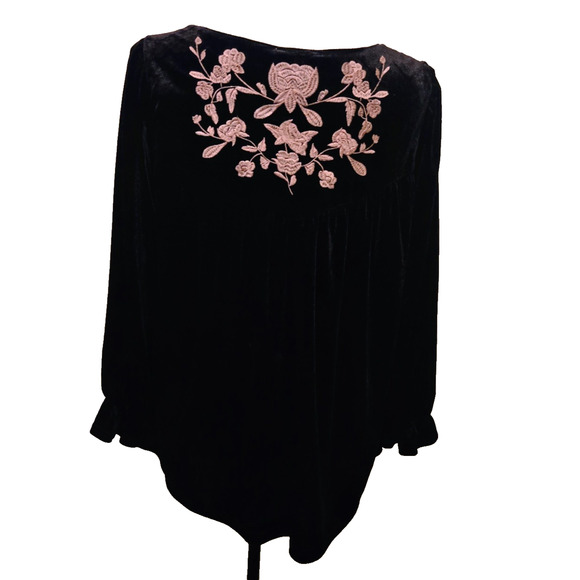 Umgee USA Embroidered Floral Velvet Top Blouse Black M runs large Boho - Picture 4 of 12